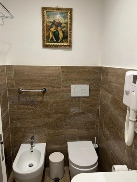Camera X2 Con Splendida Vista Sulle Terme Di Diocleziano E Sul Chiostro Di Michelangelo Roma Exterior foto