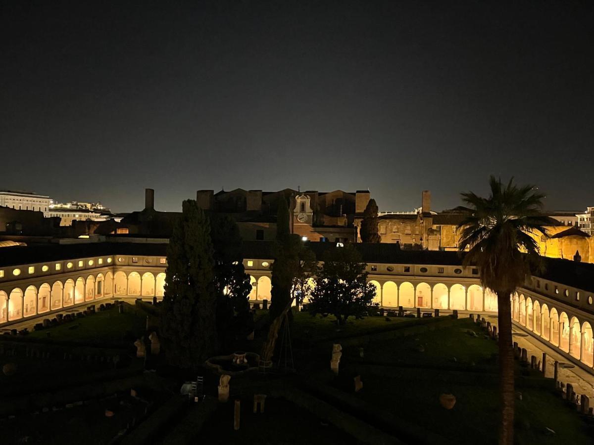 Camera X2 Con Splendida Vista Sulle Terme Di Diocleziano E Sul Chiostro Di Michelangelo Roma Exterior foto