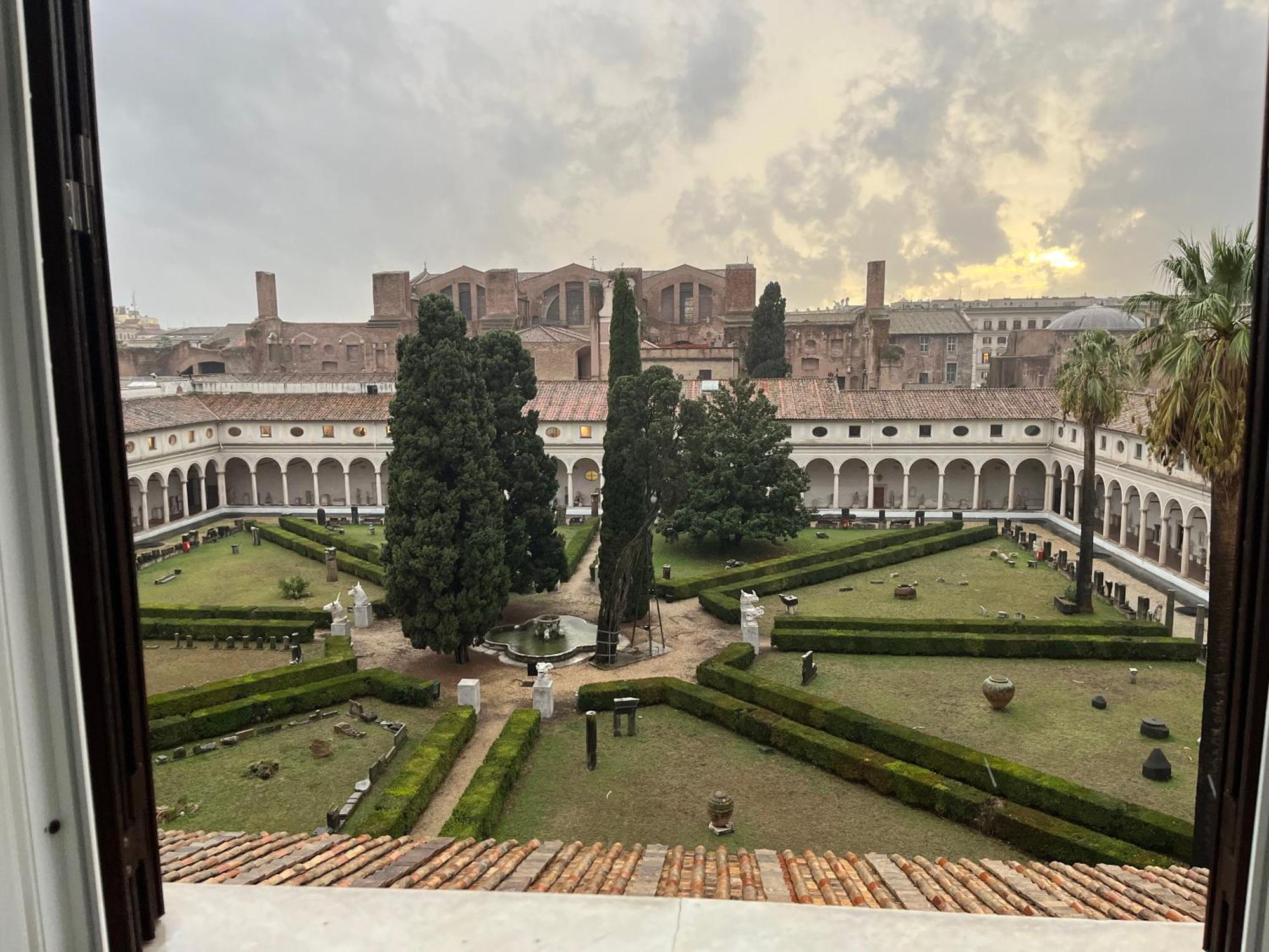 Camera X2 Con Splendida Vista Sulle Terme Di Diocleziano E Sul Chiostro Di Michelangelo Roma Exterior foto